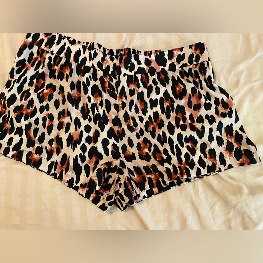 City Streets XL leopard shorts